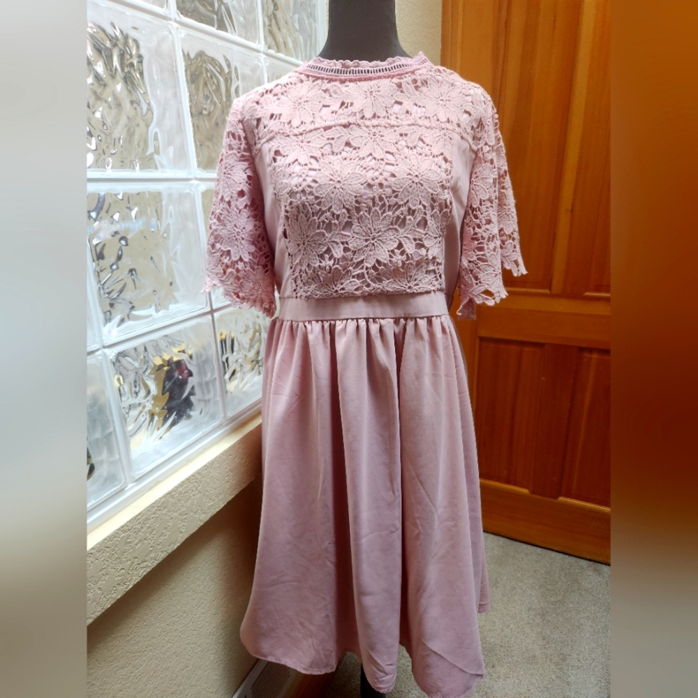 Roolee Xl dress with lace trim